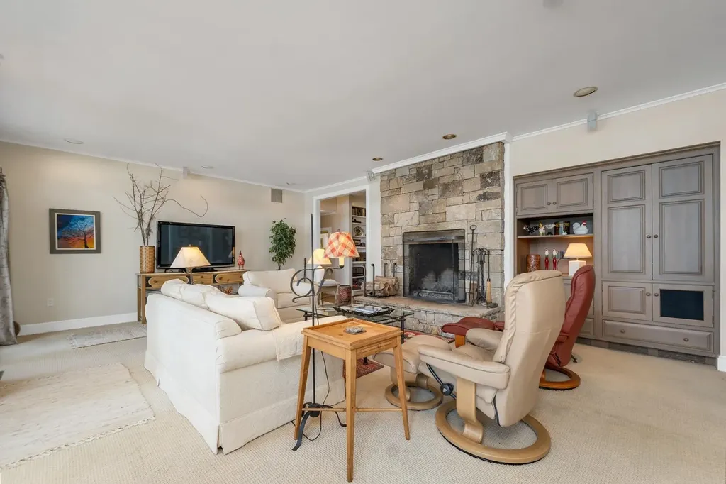 25 Broadview Terrace Gilford NH 03249