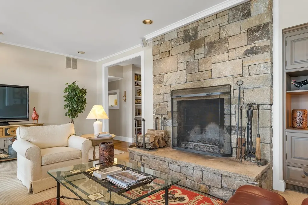 25 Broadview Terrace Gilford NH 03249