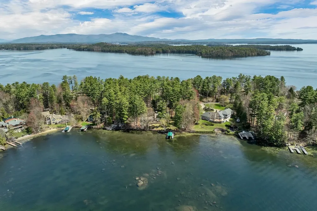 25 Broadview Terrace Gilford NH 03249