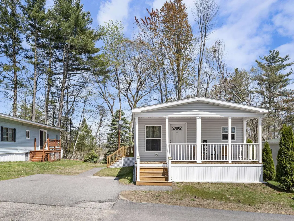 9 Pearl Court Merrimack NH 03054