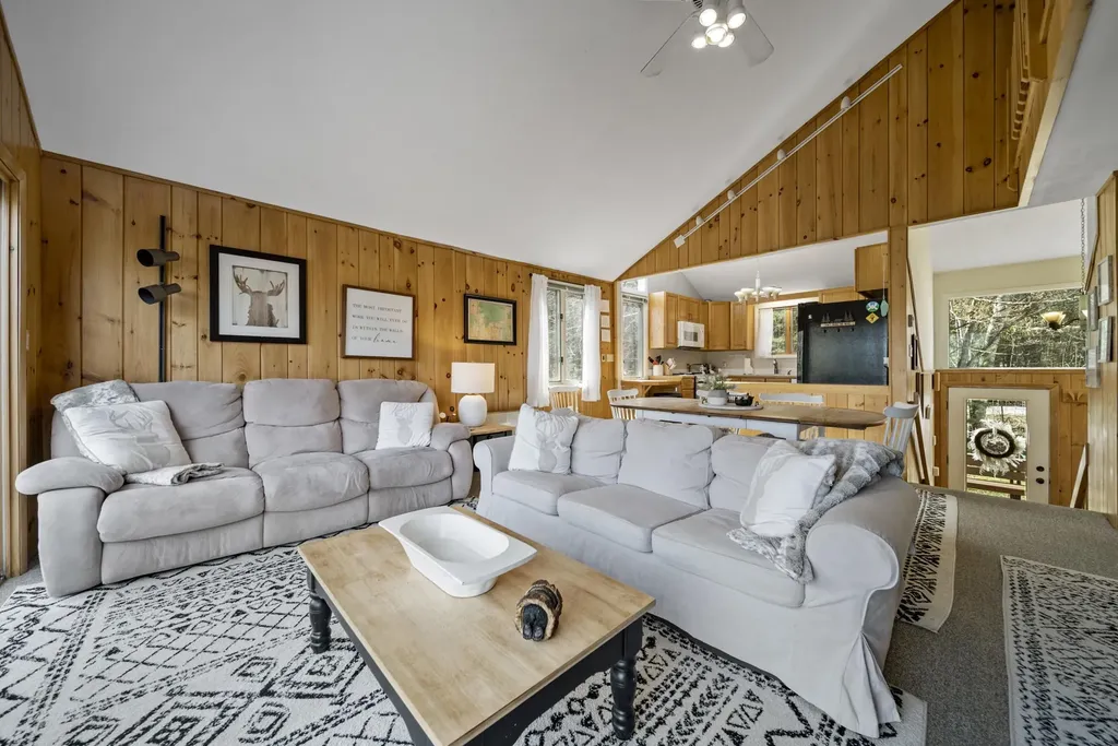 15 Goose Hollow Road Campton NH 03223