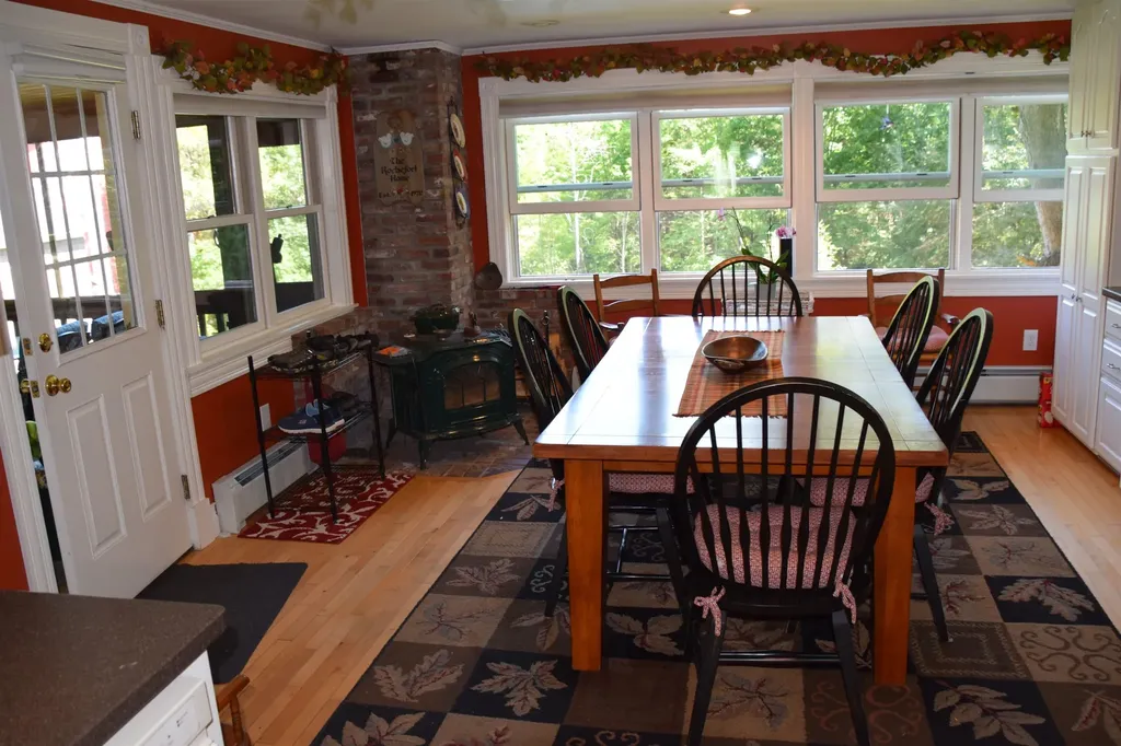 14 Burnside Street Lancaster NH 03584