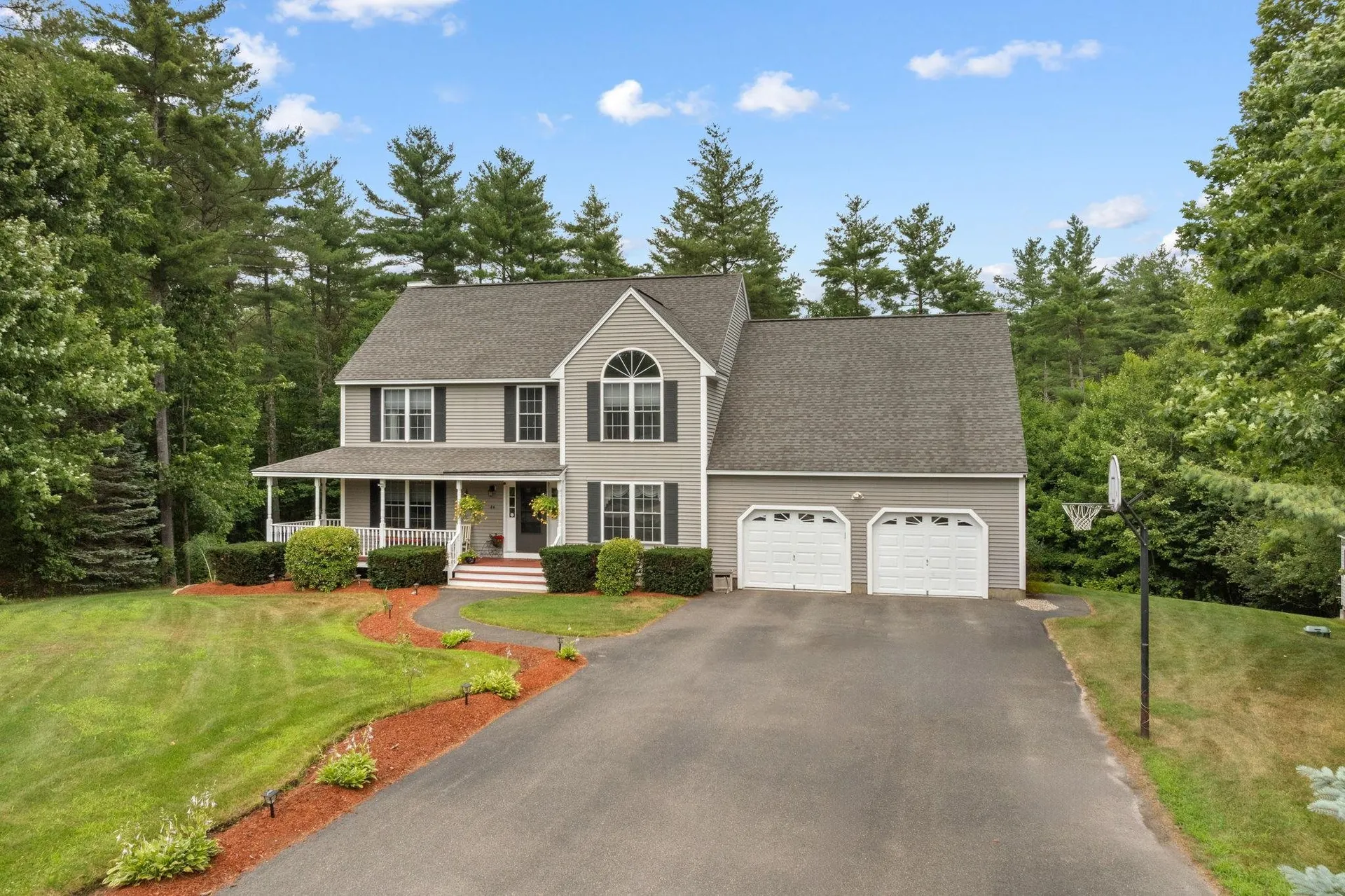 44 Westminster Lane Auburn NH 03032