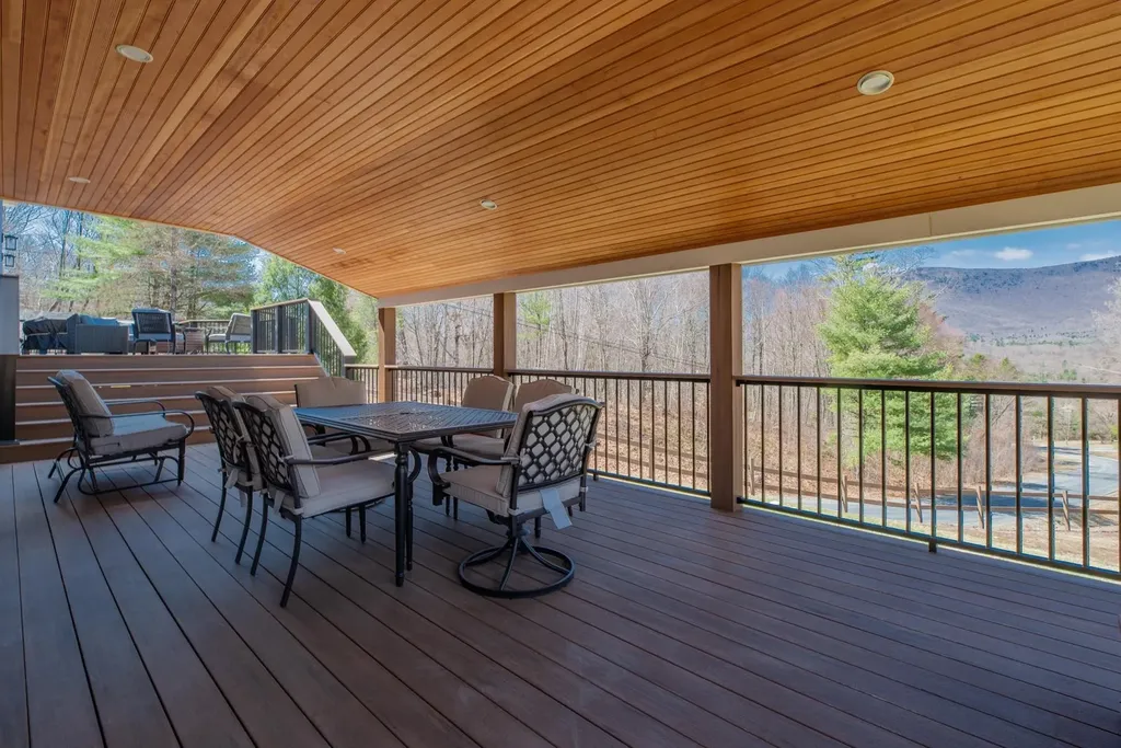 401 South Hill Manchester VT 05255