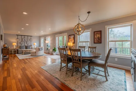 401 South Hill Manchester VT 05255