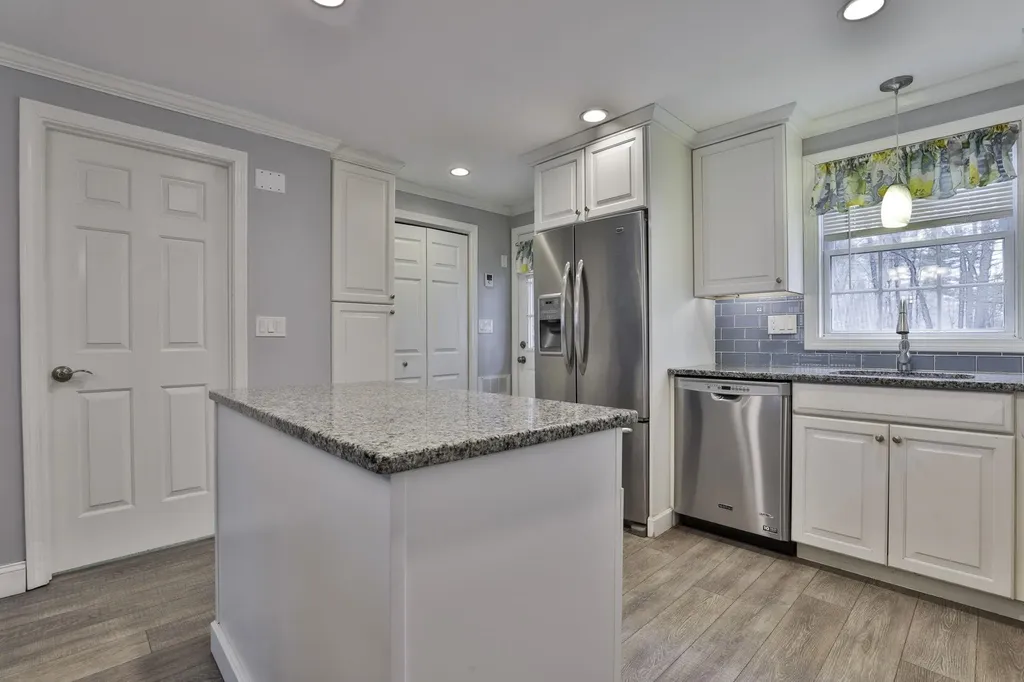 7 Franconia Drive Merrimack NH 03054