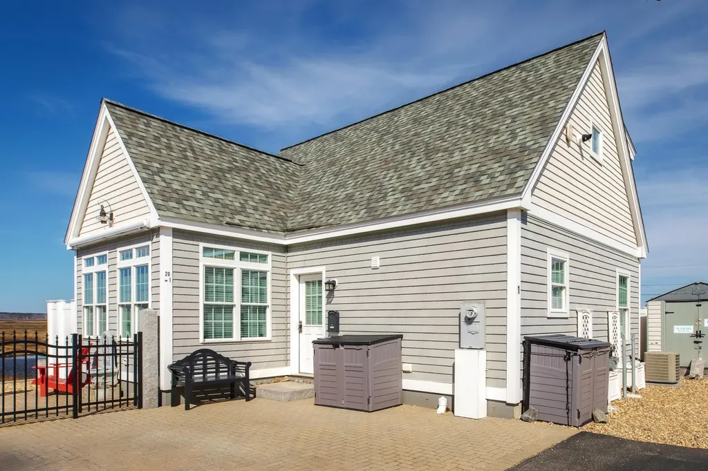 20 Keefe Avenue Hampton NH 03842