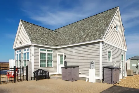 20 Keefe Avenue Hampton NH 03842