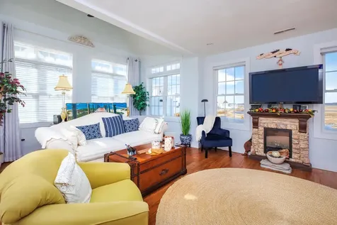 20 Keefe Avenue Hampton NH 03842