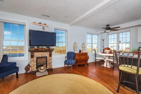 20 Keefe Avenue Hampton NH 03842