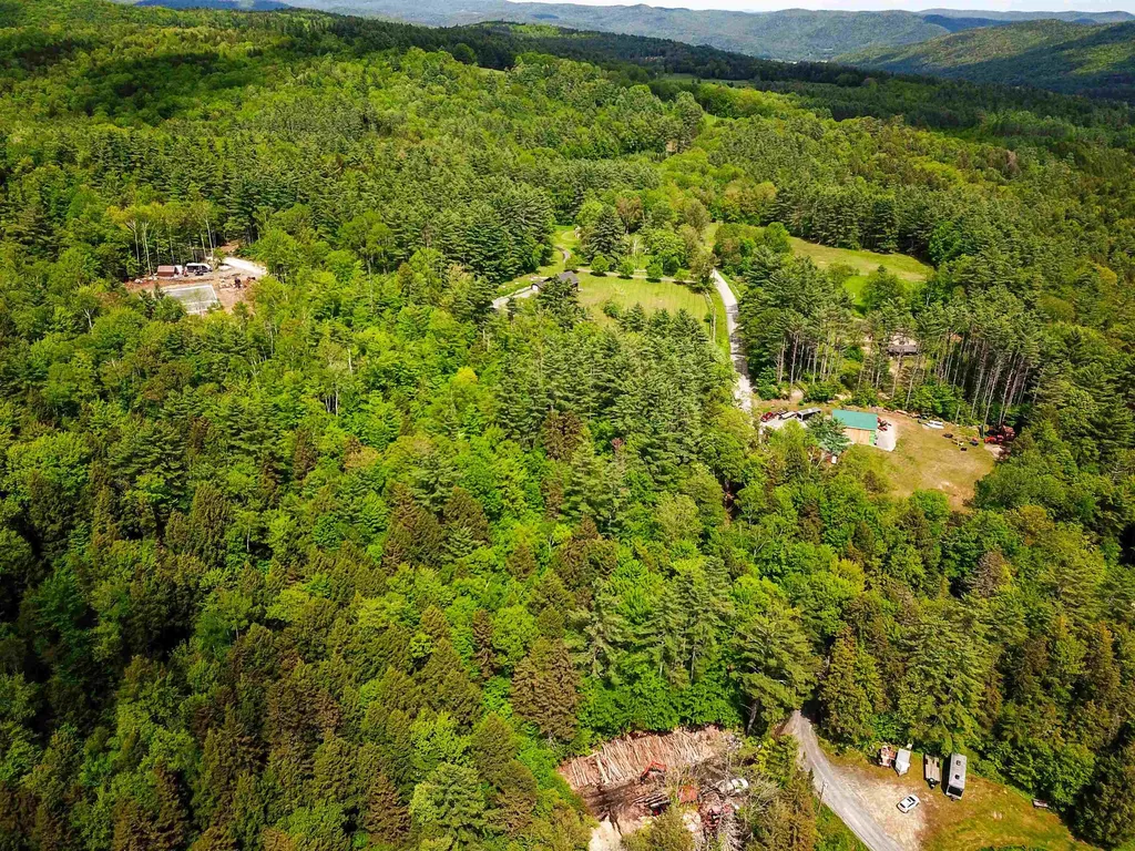 184 Schoolhouse Road Jamaica VT 05343