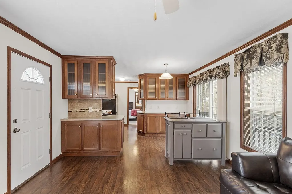 7 Elizabeth Road Sandown NH 03873