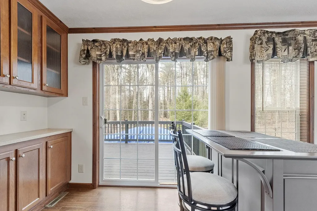 7 Elizabeth Road Sandown NH 03873