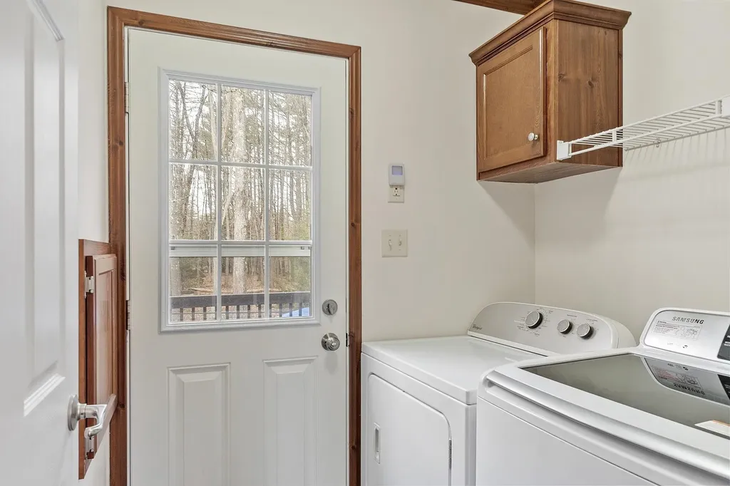 7 Elizabeth Road Sandown NH 03873