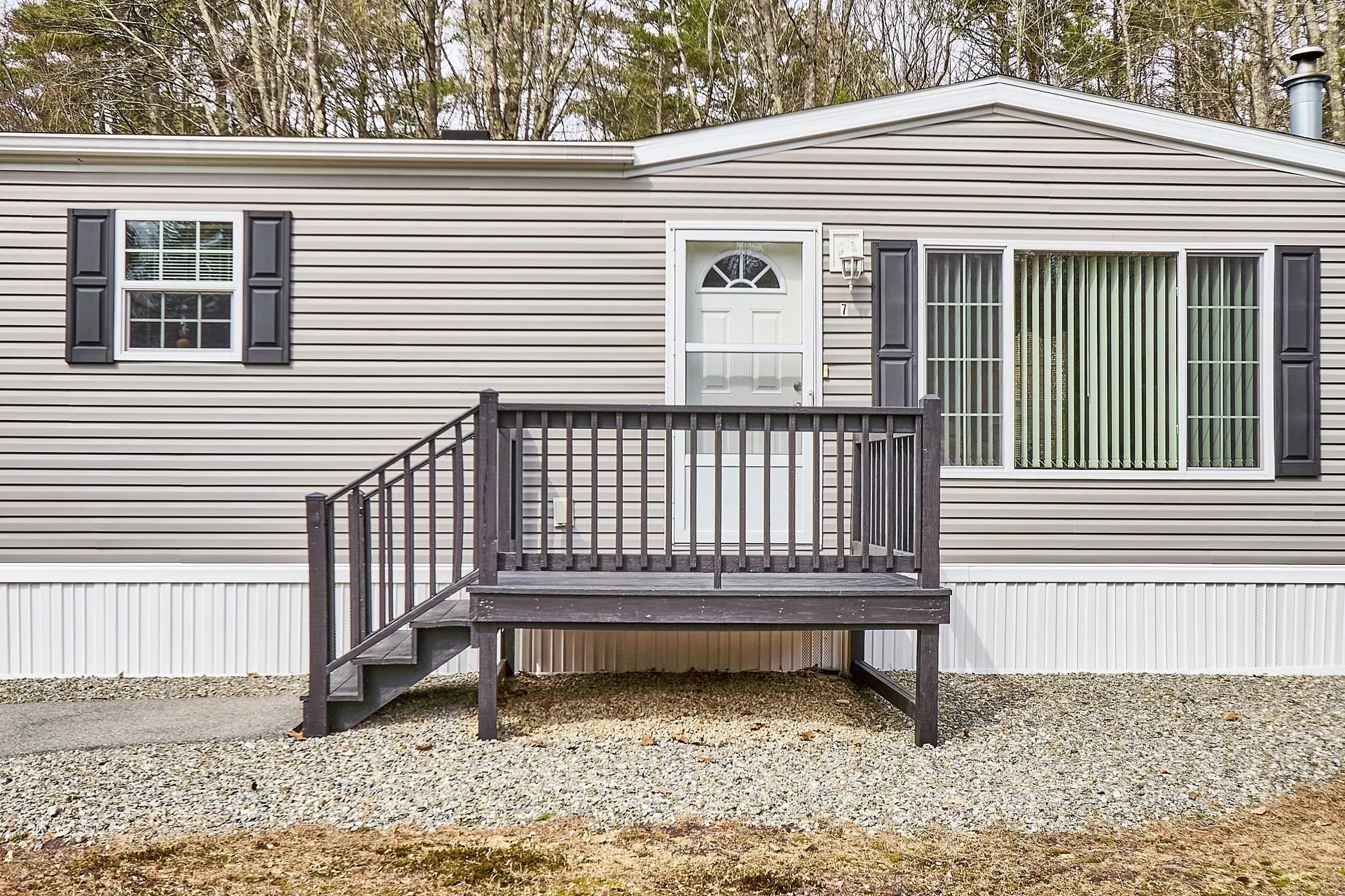 7 Elizabeth Road Sandown NH 03873