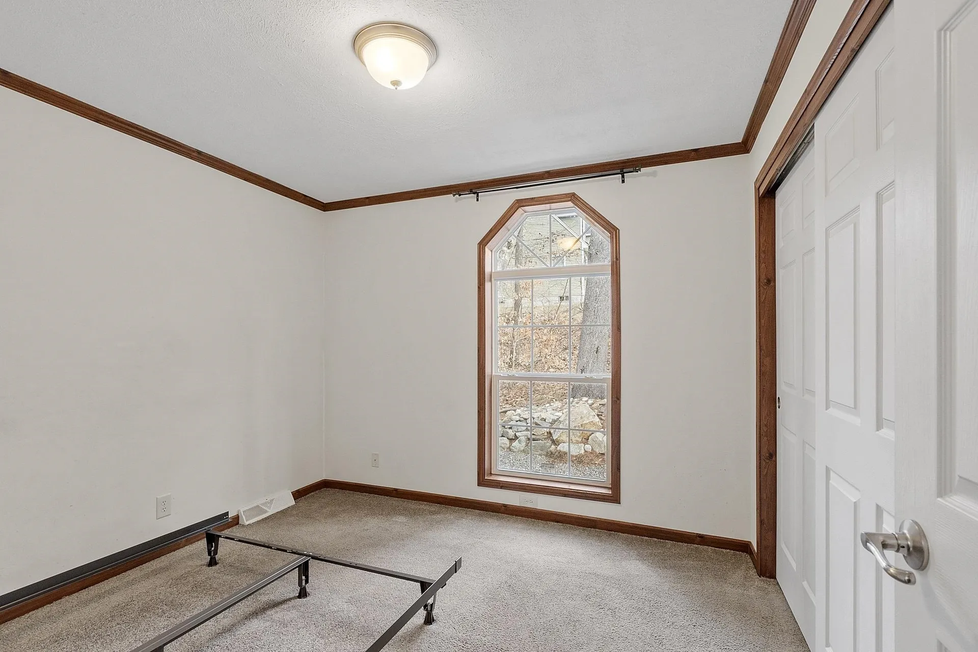 7 Elizabeth Road Sandown NH 03873