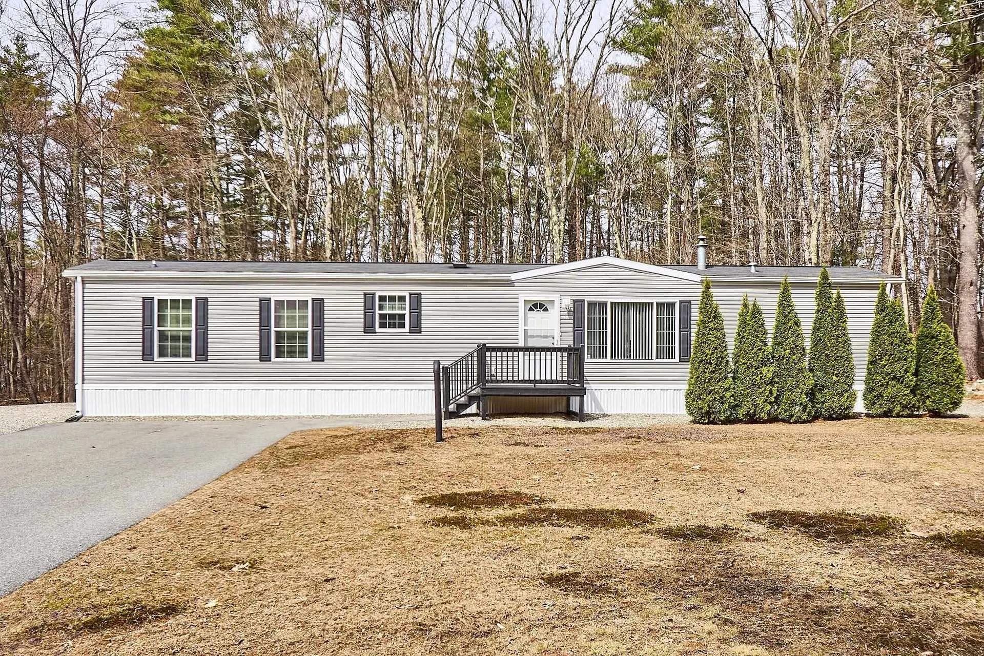 7 Elizabeth Road Sandown NH 03873