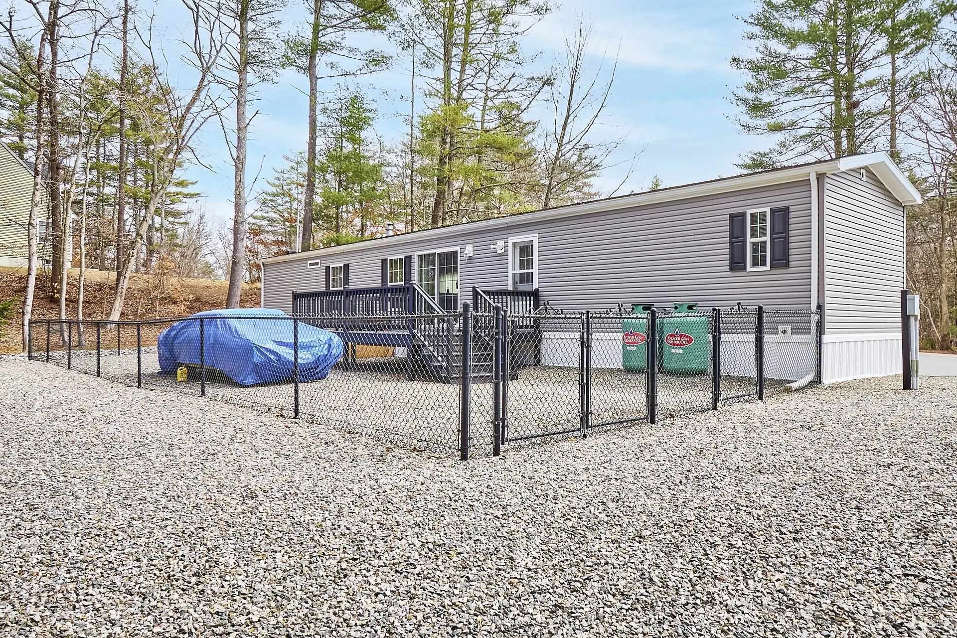 7 Elizabeth Road Sandown NH 03873