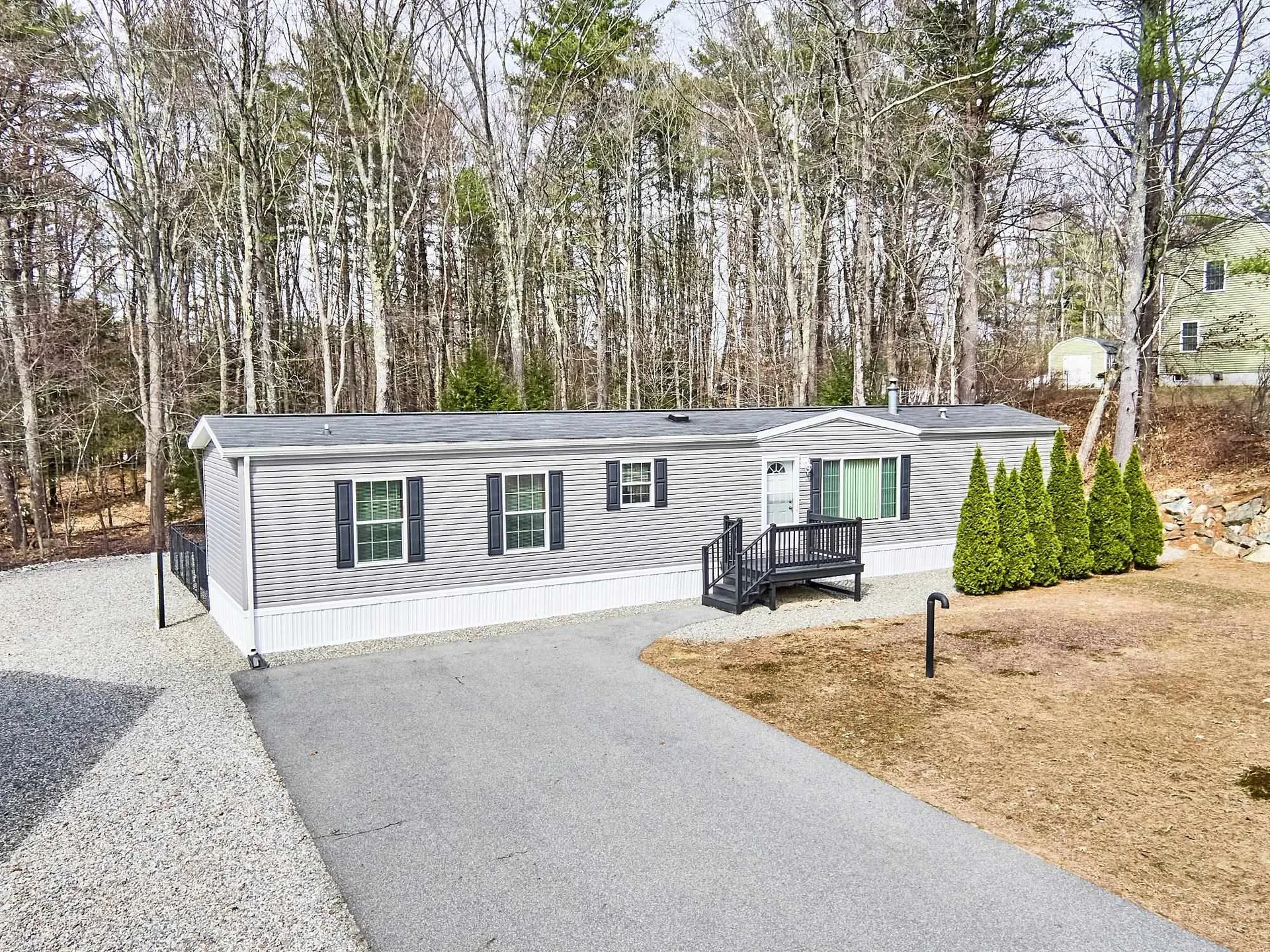 7 Elizabeth Road Sandown NH 03873