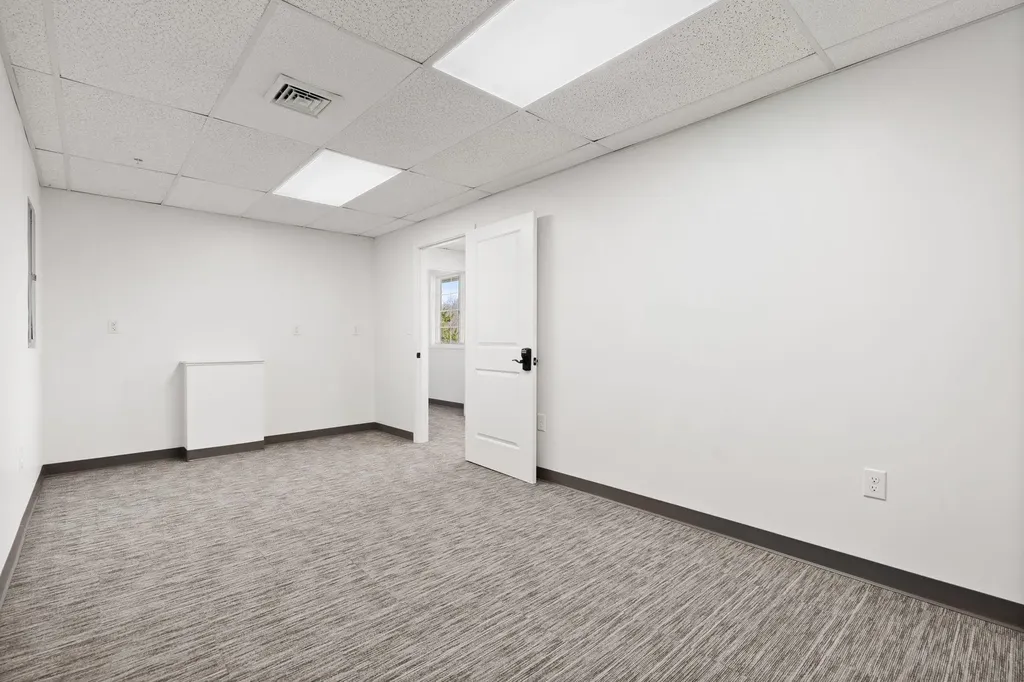 19 Bridge Street Kittery ME 03904