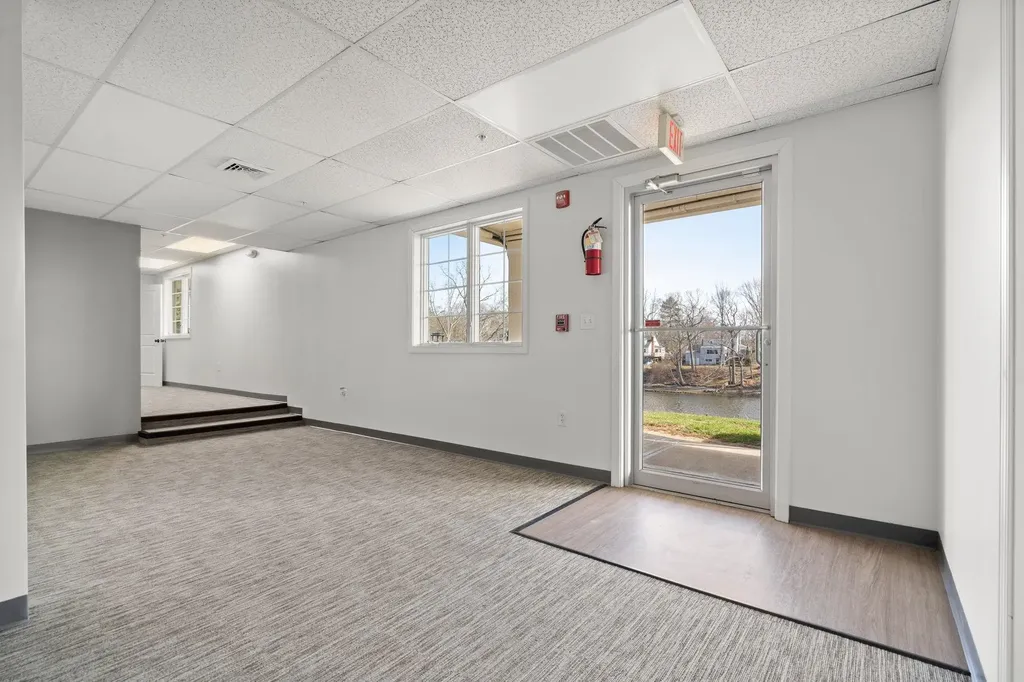 19 Bridge Street Kittery ME 03904