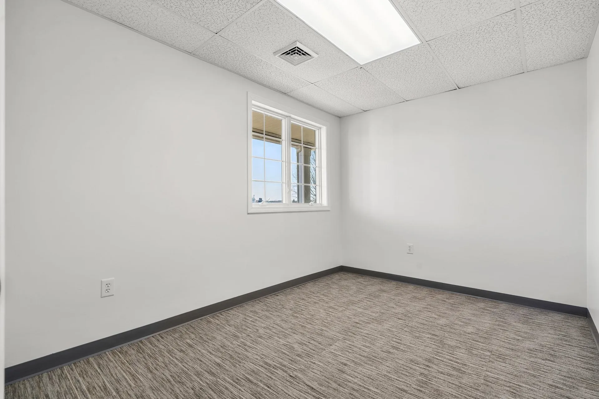 19 Bridge Street Kittery ME 03904