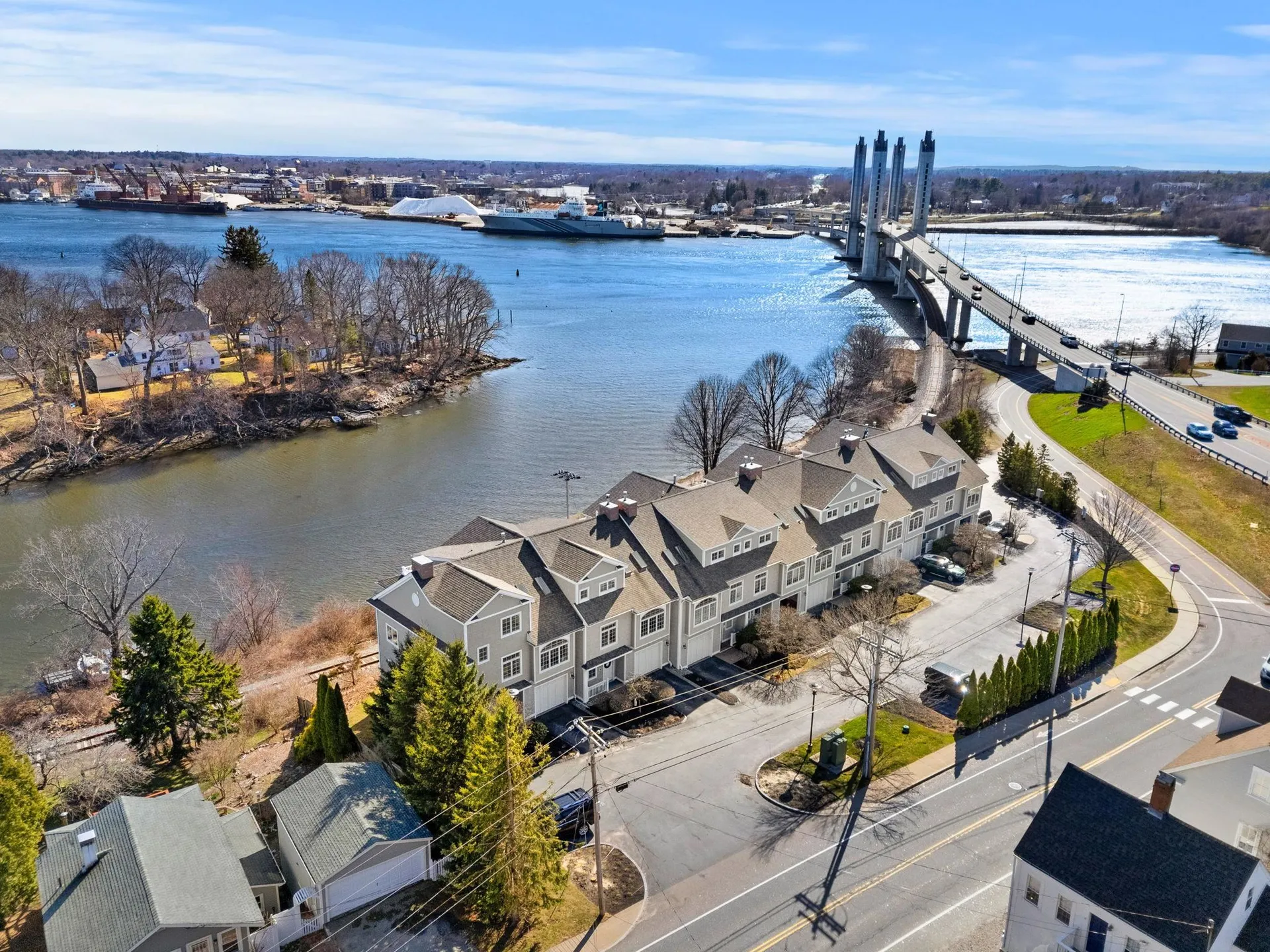 19 Bridge Street Kittery ME 03904