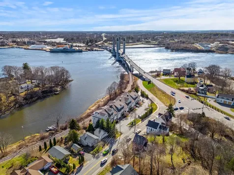 19 Bridge Street Kittery ME 03904