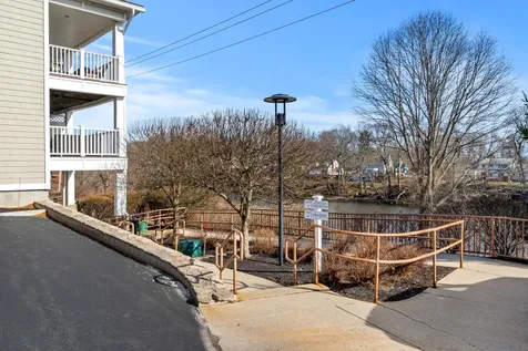 19 Bridge Street Kittery ME 03904