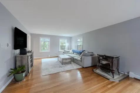 6 King Pine Way Kingston NH 03848