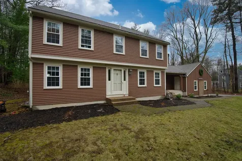 6 King Pine Way Kingston NH 03848