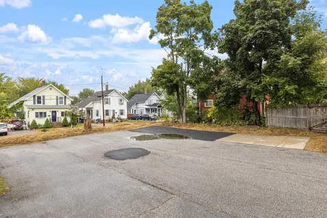 792 Grove Street Manchester NH 03103