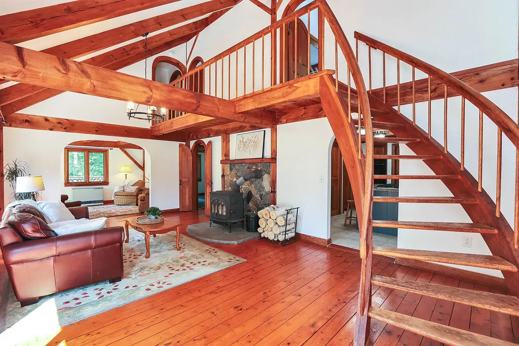 388 Pettingill Hill Road Lyndeborough NH 03082