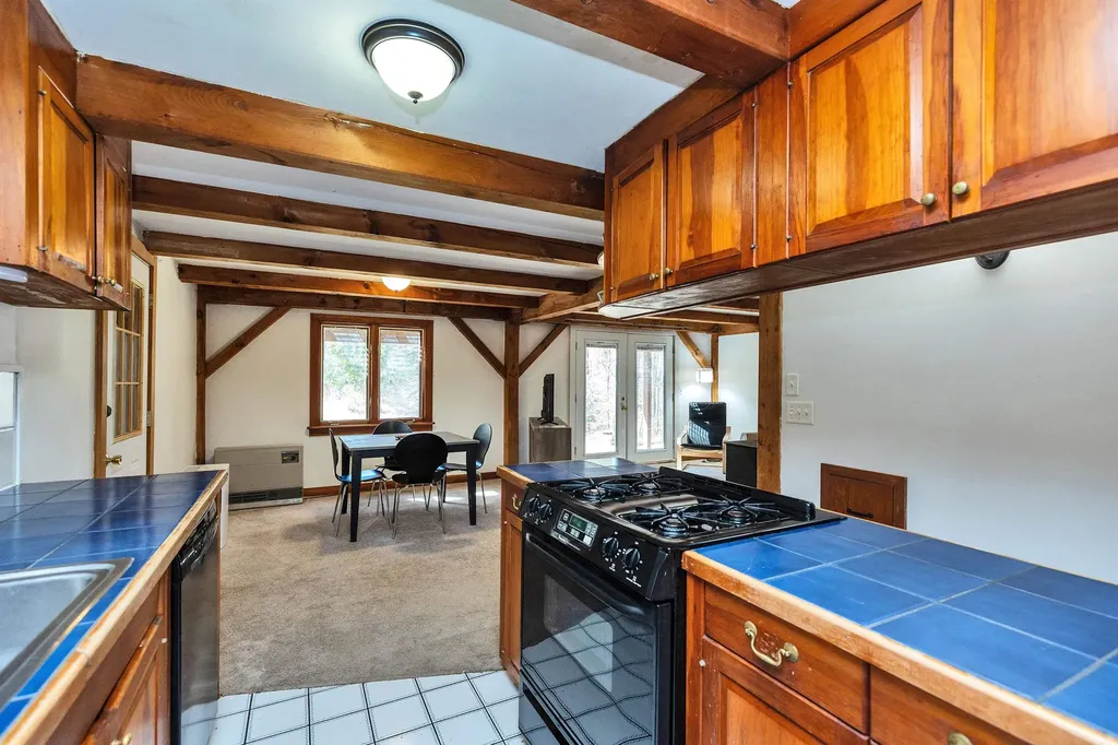 388 Pettingill Hill Road Lyndeborough NH 03082