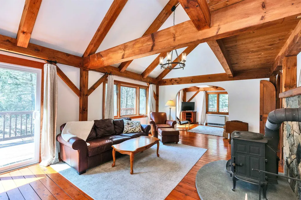 388 Pettingill Hill Road Lyndeborough NH 03082