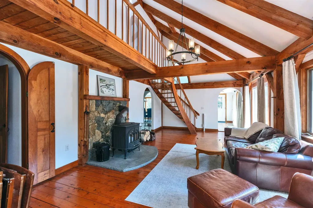 388 Pettingill Hill Road Lyndeborough NH 03082
