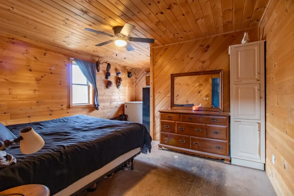 945 Tenakee Road Lowell VT 05847