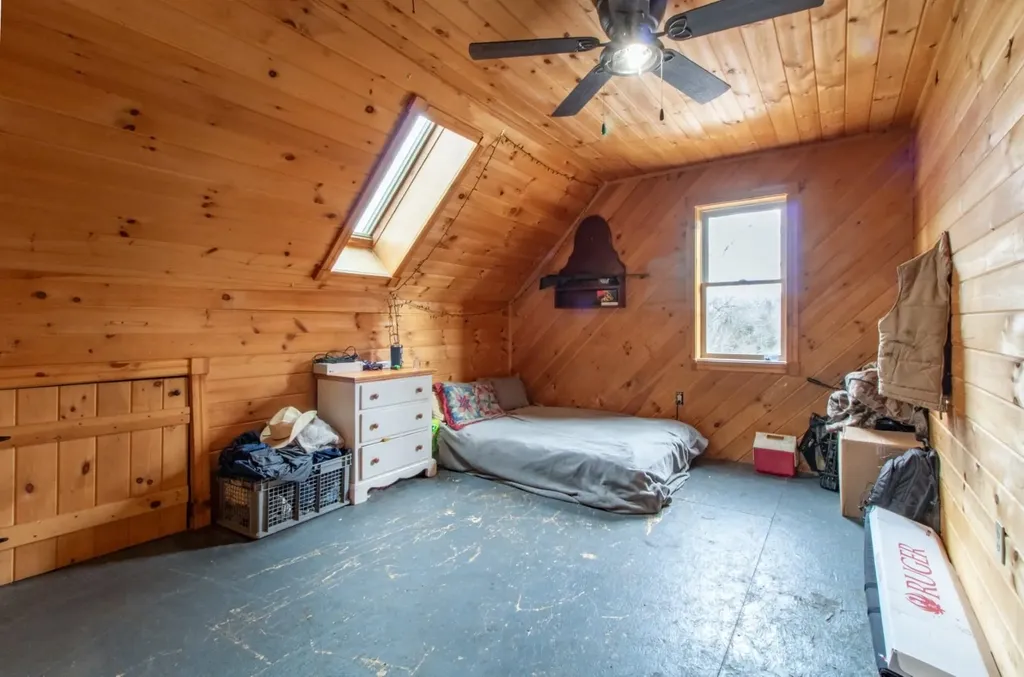 945 Tenakee Road Lowell VT 05847