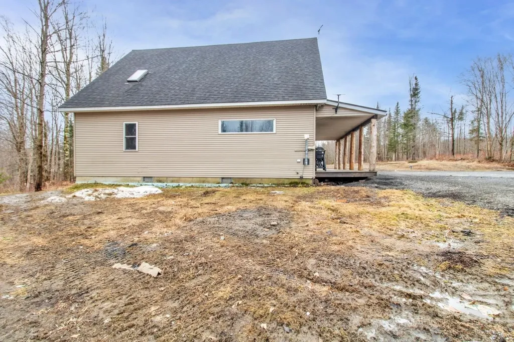 945 Tenakee Road Lowell VT 05847