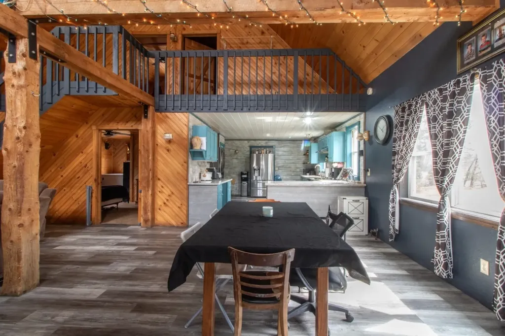 945 Tenakee Road Lowell VT 05847