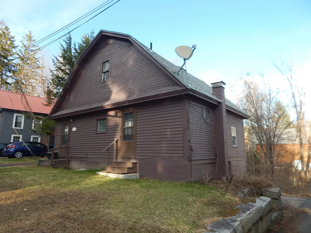 10 Chesterfield Road Hinsdale NH 03451