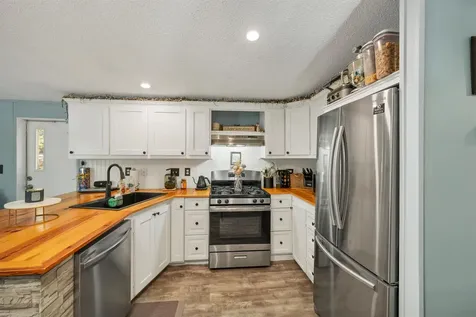 8 Rainbow Drive Ossipee NH 03864