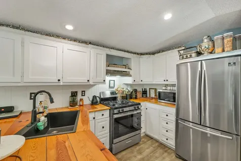 8 Rainbow Drive Ossipee NH 03864