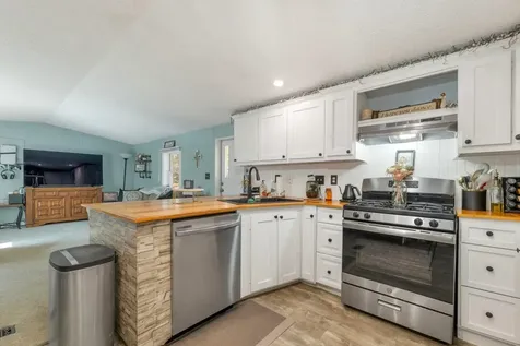 8 Rainbow Drive Ossipee NH 03864