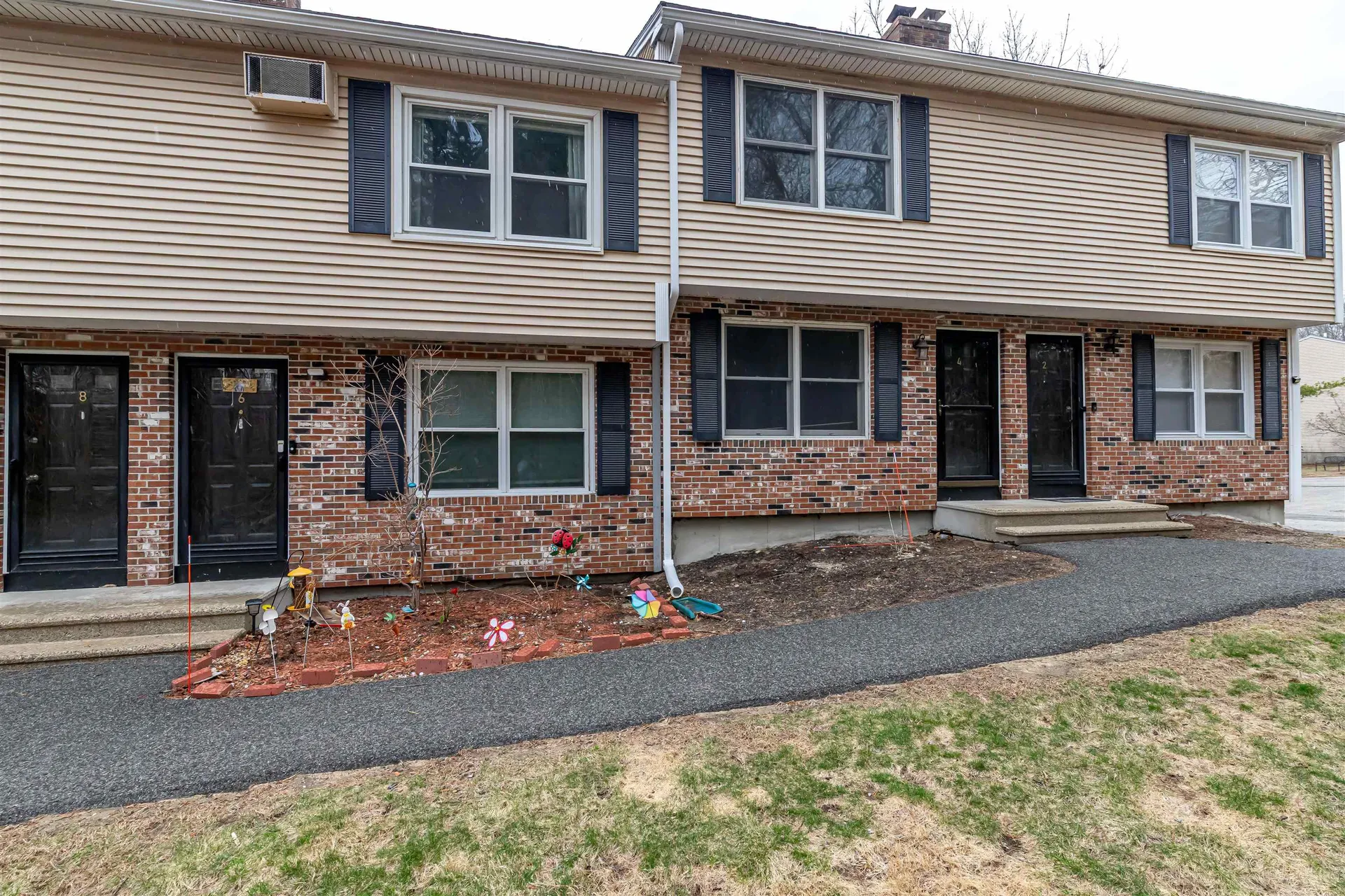 4 Picadilly Court Manchester NH 03104