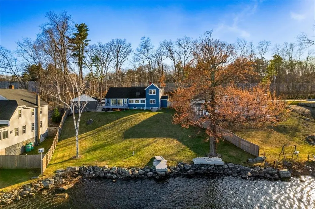 112 South Shore Road Windham NH 03087