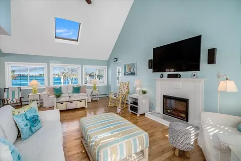 112 South Shore Road Windham NH 03087