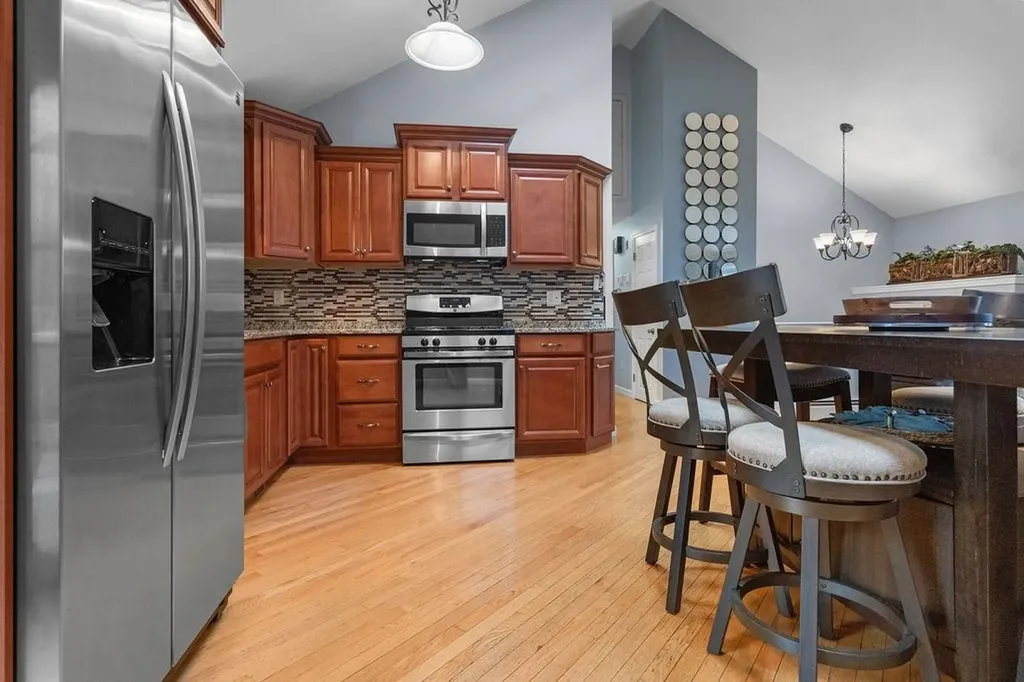 7 Evelyn Avenue Derry NH 03038