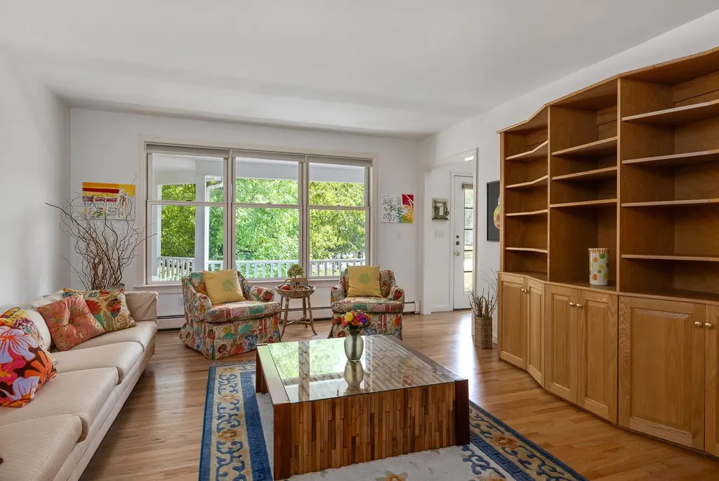 6 Deer Run Road North Hampton NH 03862