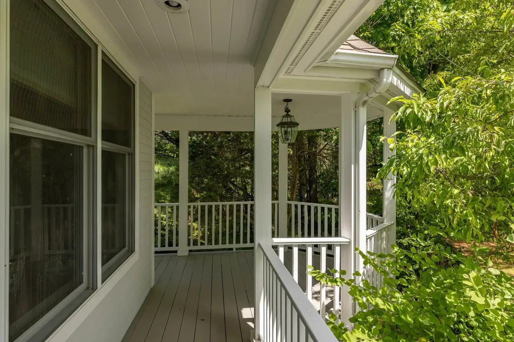 6 Deer Run Road North Hampton NH 03862